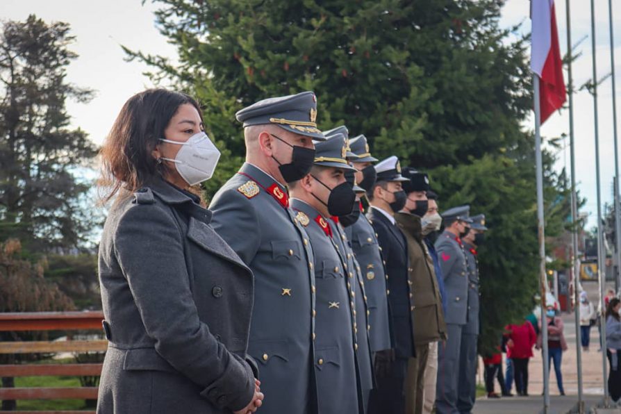 Con presencia de autoridades se retoma tradicional ceremonia de Izamiento del Pabellón Nacional en Puerto Natales