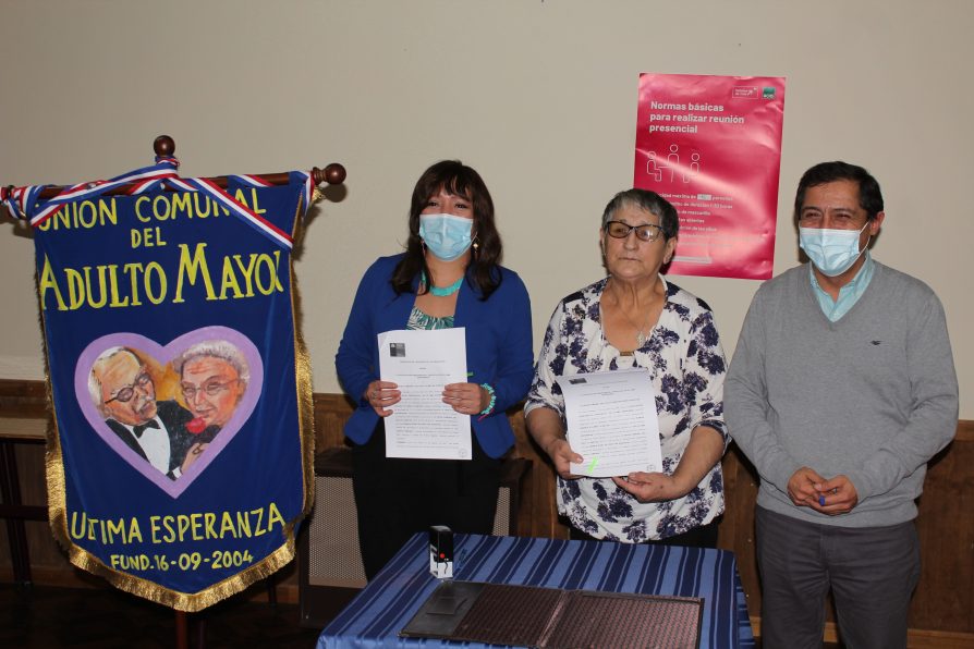 Convenio entre DPP Última Esperanza y UCAM permite que programa Centro Diurno Comunitario se ejecute en la sede social de adultos mayores
