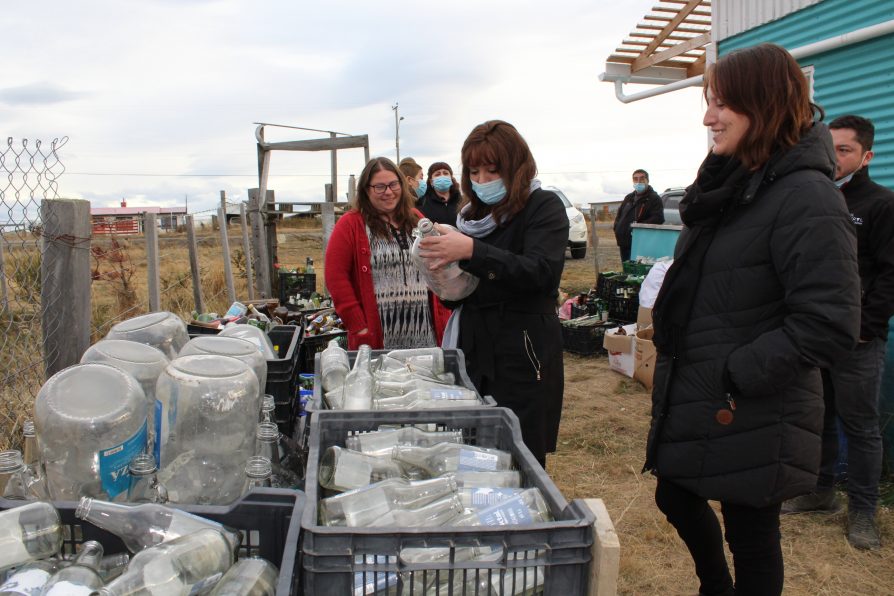 DPP Romina Álvarez junto a seremi del Medio Ambiente Daniela Droguett visitaron 3 iniciativas eco sustentables en Natales