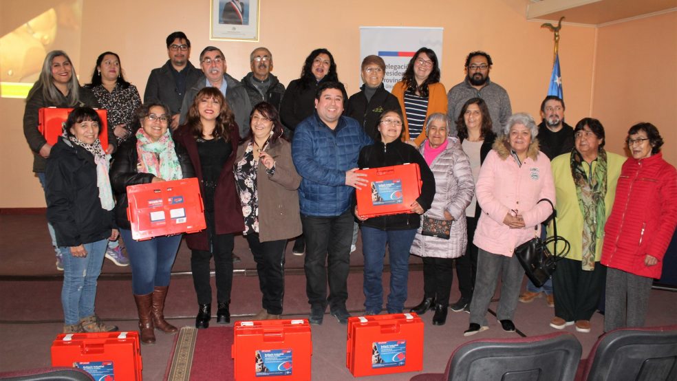 DPP de Última Esperanza entregó botiquines profesionales a Juntas de Vecinos de la provincia