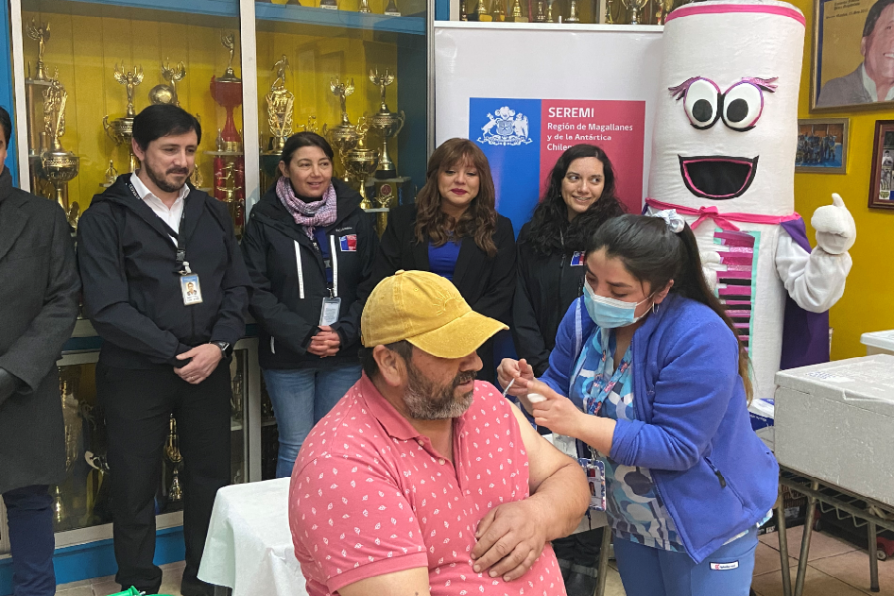 Delegada Presidencial Romina Álvarez en conjunto a autoridades de la salud hacen llamado a vacunación contra Influenza en Puerto Natales
