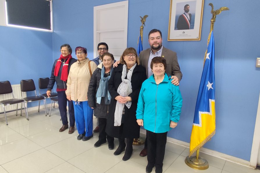 RECONOCEN LA LABOR DE DIRIGENTAS SOCIALES DE PERSONAS MAYORES EN PUERTO NATALES