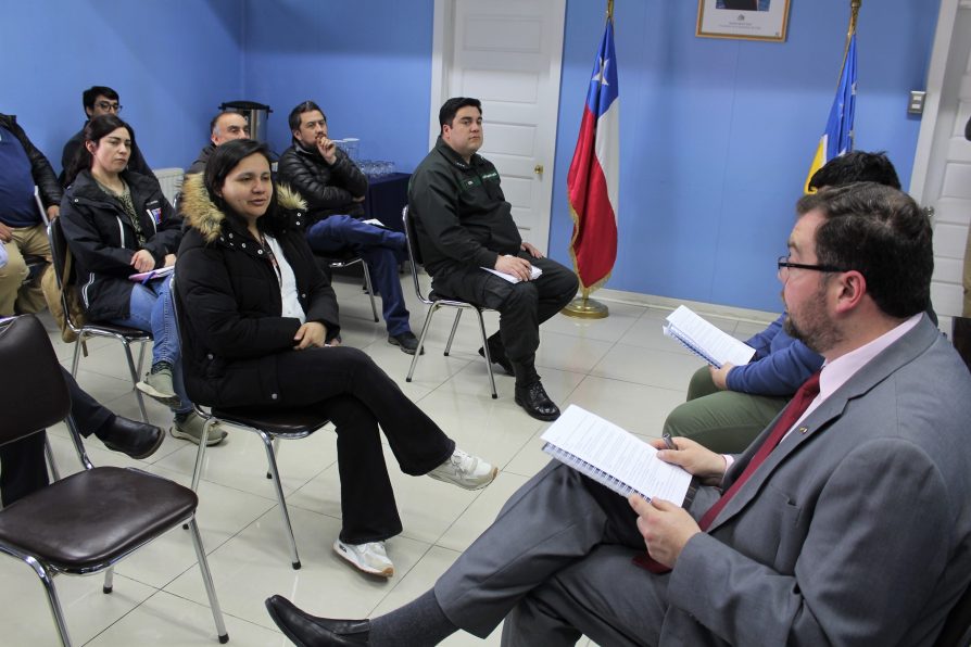 DELEGADO GUILLERMO RUIZ SANTANA LIDERA 4º PLENARIO DE SERVICIOS PÚBLICOS PARA FORTALECER LA COORDINACIÓN EN ÚLTIMA ESPERANZA