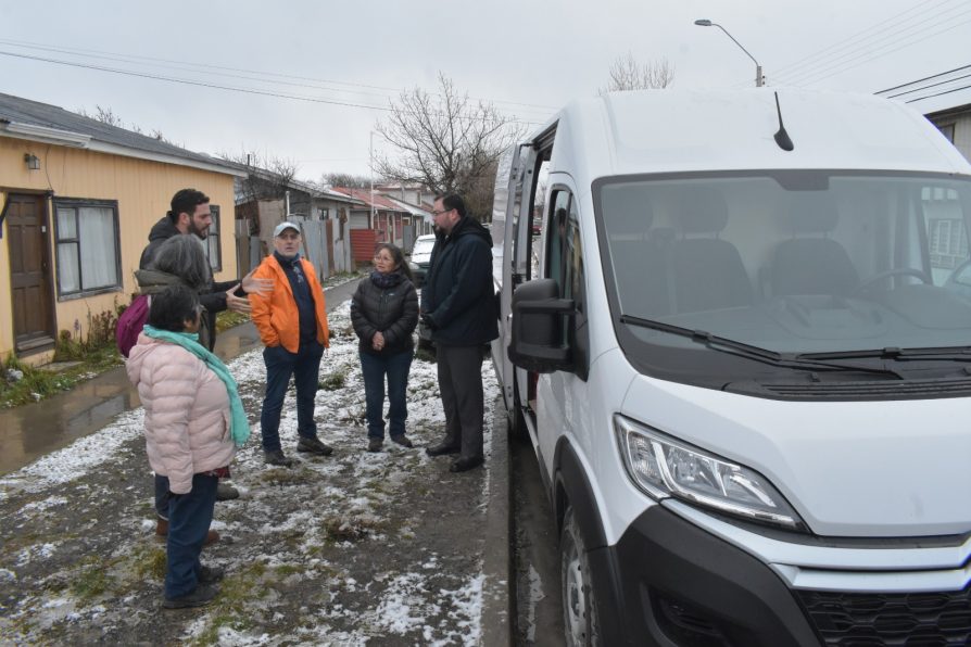 COOPERATIVA CAMPO DE HIELO RECIBE NUEVO FURGÓN PARA POTENCIAR LA AGRICULTURA ASOCIATIVA EN PUERTO NATALES