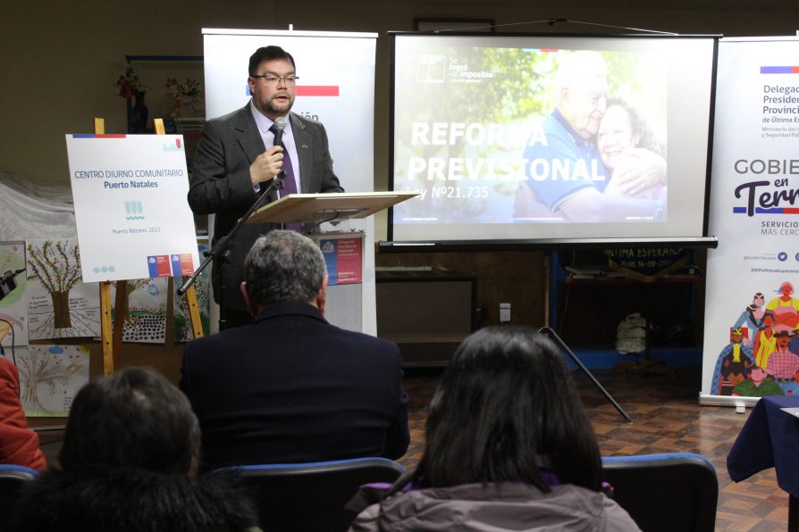 DELEGACIÓN DE ÚLTIMA ESPERANZA ACERCA LOS BENEFICIOS DEL NUEVO SISTEMA DE PENSIONES A LA COMUNIDAD