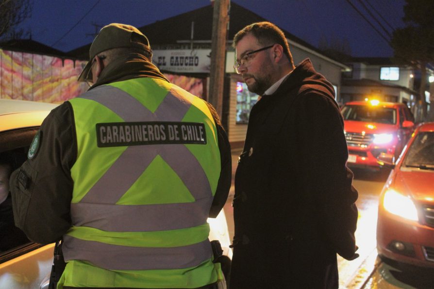 DELEGACIÓN PRESIDENCIAL DE ÚLTIMA ESPERANZA DESTACA OPERATIVO DE FISCALIZACIÓN INTERSECTORIAL EN EL CENTRO DE PUERTO NATALES