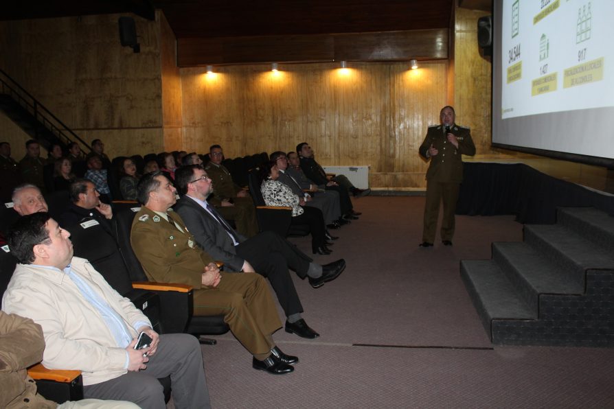 DELEGADO PRESIDENCIAL DE ÚLTIMA ESPERANZA DESTACA GESTIÓN DE CARABINEROS EN CUENTA PÚBLICA 2024 DE LA 2ª COMISARÍA DE PUERTO NATALES