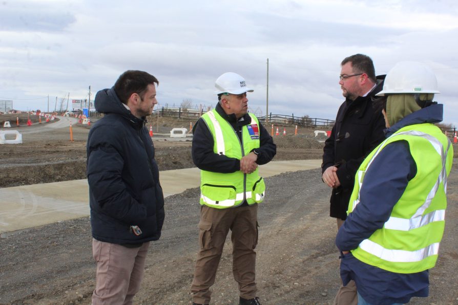 GOBIERNO REANUDA OBRAS DE PAVIMENTACIÓN EN AVENIDA ÚLTIMA ESPERANZA CON INVERSIÓN SUPERIOR A $7.500 MILLONES